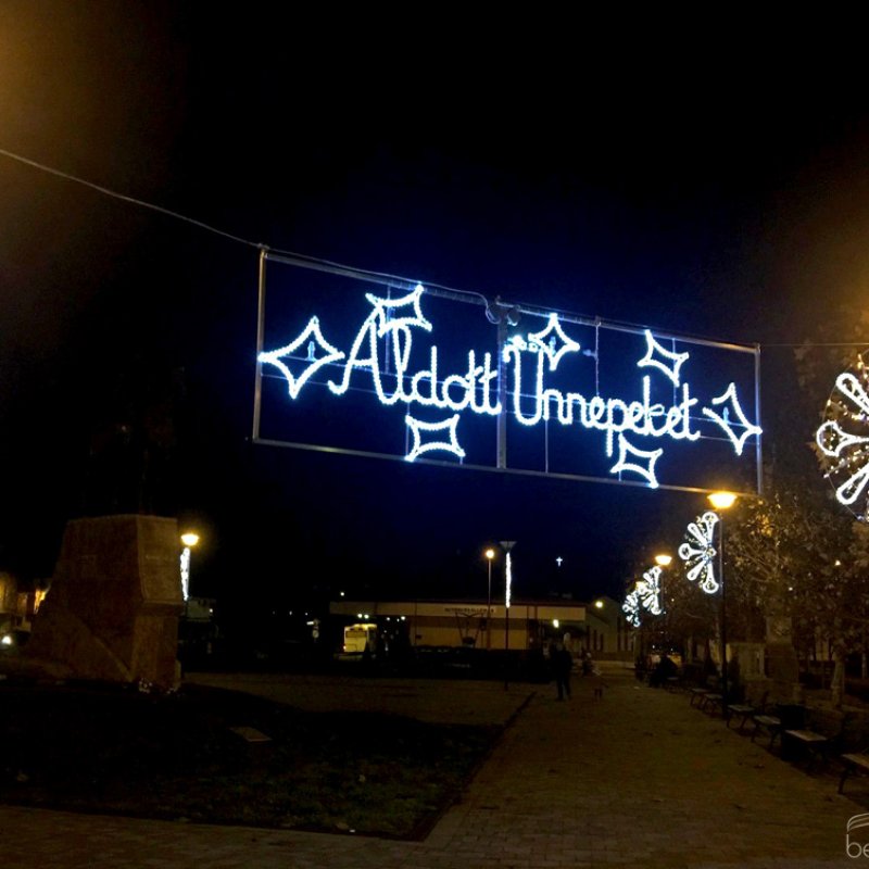 Fellobbant a szeretet lángja is 31